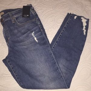 Joe’s ankle skinny